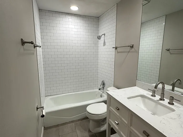 3867 Botanical Ave #2E — Photo 6