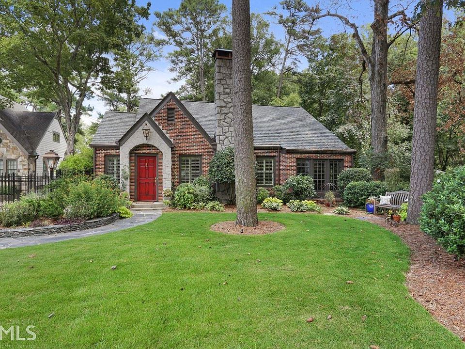 2nd image of 3143 Peachtree Dr NE