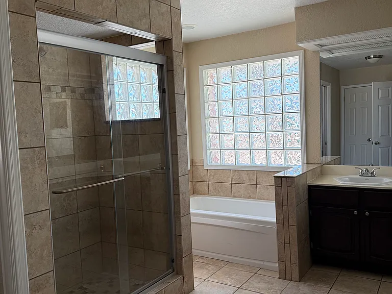 2112 Home Show Ln — Photo 25
