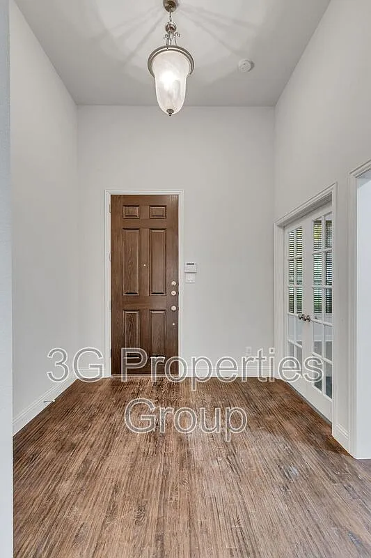 3 bed, 2.5 bath, 2289 sqft, $2,595 — Photo 4