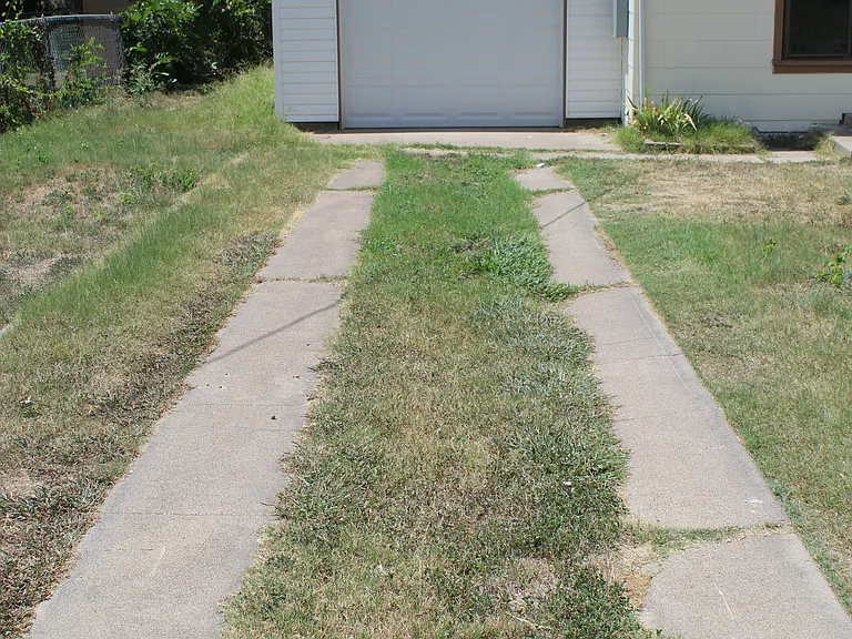 6075 Anahuac Ave — Photo 2