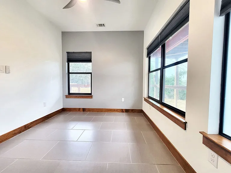 325 Southwind Rd — Photo 24