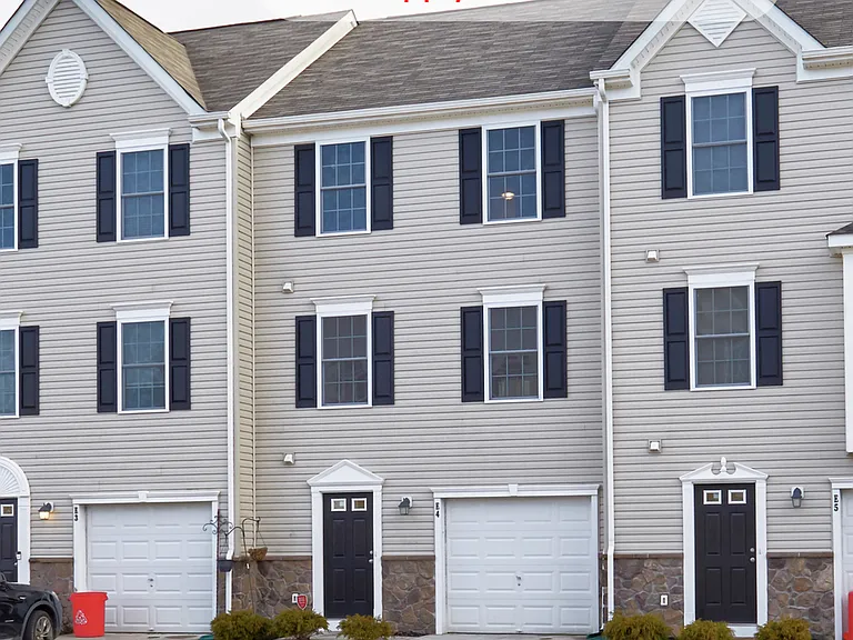 2102 E Oak Rd #F2 — Photo 1
