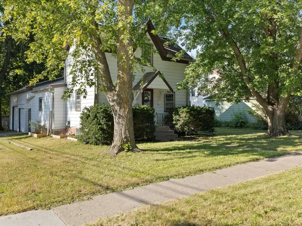 312 10th St, Ames, IA 50010