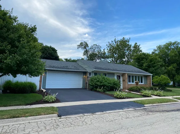 3820 Buckingham Dr, Rockford, IL 61107