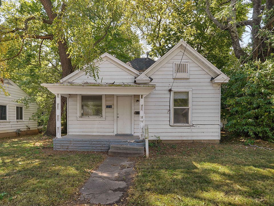 1st image of 1216 W Harrison Street