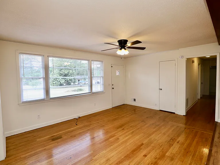 1912 Dominion Dr — Photo 10