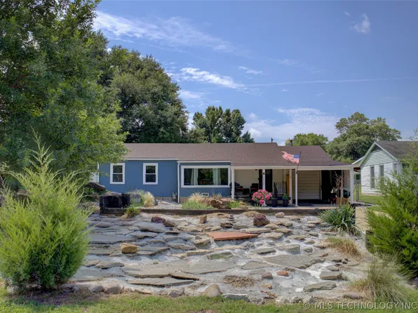 1828 E 10th St, Okmulgee, OK 74447