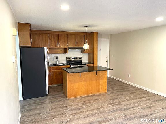 5th image of 543 N Main St #6