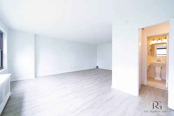 Sold by Nest Seekers International | media 9