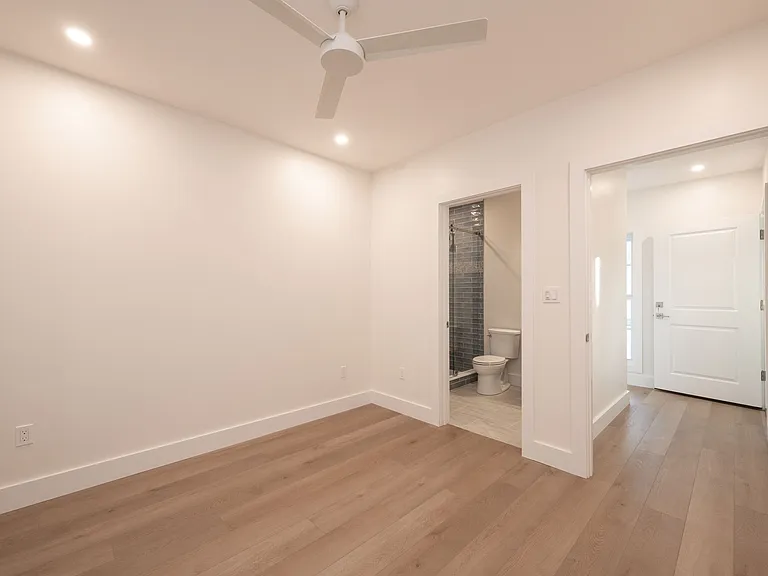 1110 Truman Ave — Photo 11