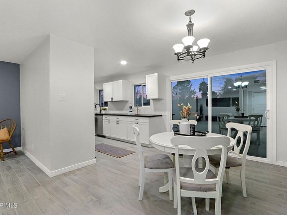 4th image of 305 Kent Ave