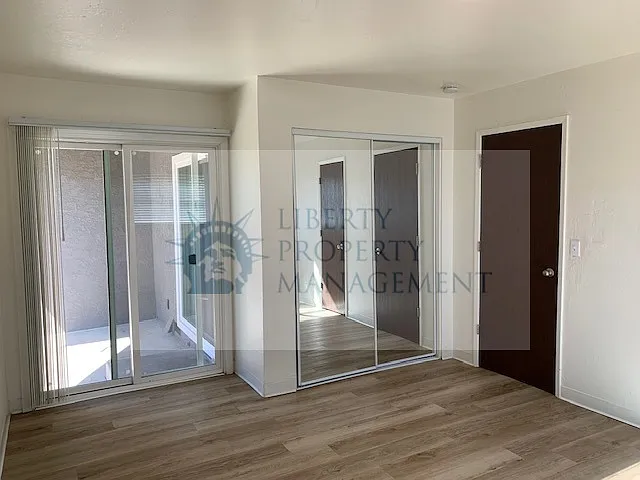 1041 S Hutchins St #3 — Photo 8