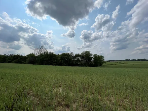 1287 Pausch Rd, O'Fallon, IL 62269