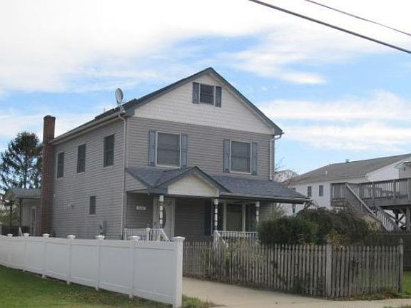 4th image of 2137 Jackson Ave