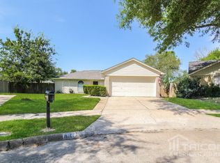 2706 King James Ct, Webster, TX 77598
