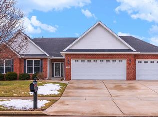 3710 Helen Dr, Bloomington, IL