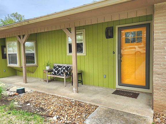 2nd image of 1009 Temple Dr