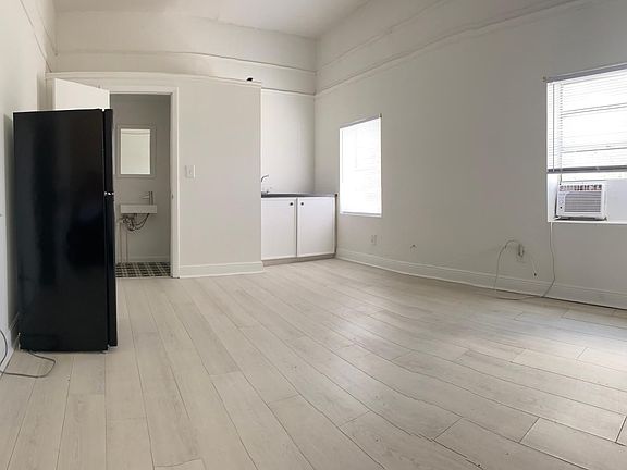 3rd image of 813 E 7th Ave Unit 10