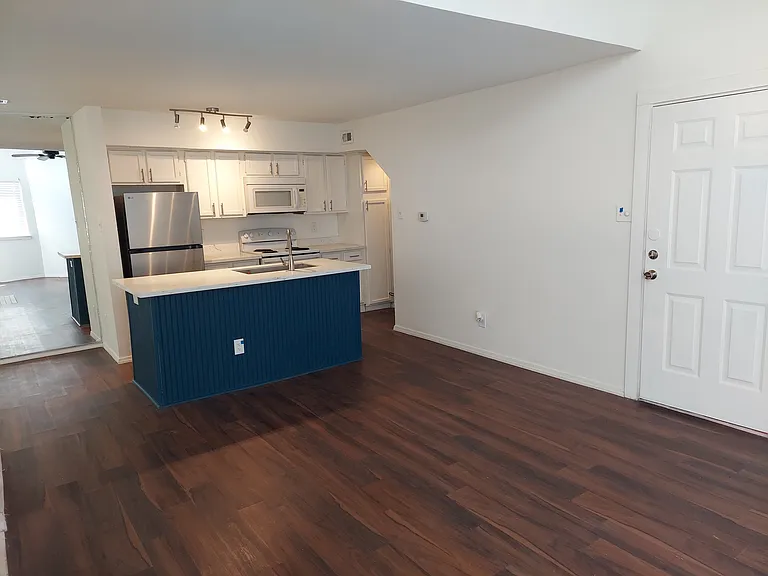 9839 Walnut St #210 — Photo 15
