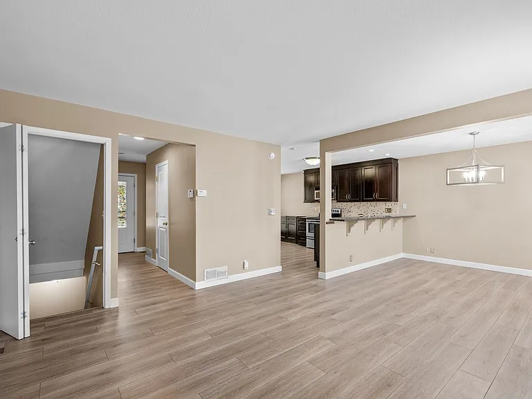 2700 Perry St — Photo 15
