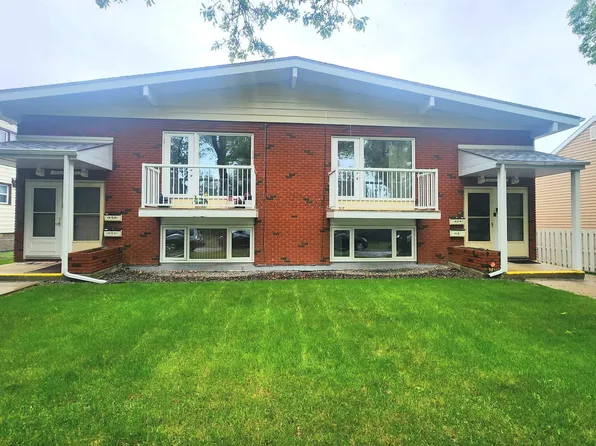 8824 90th St NW, Edmonton, AB T6C 3L6