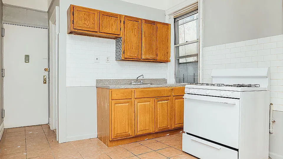 1625 Park Place — Photo 4