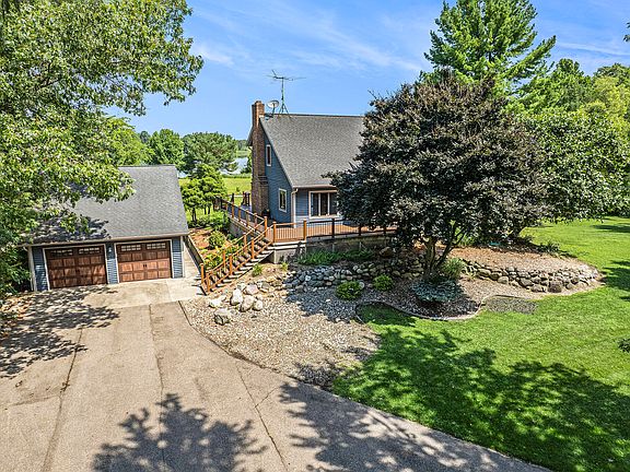 2nd image of 1341 Orchard Dr