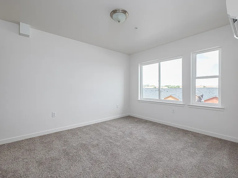 Tides at Willow Pointe — Photo 24