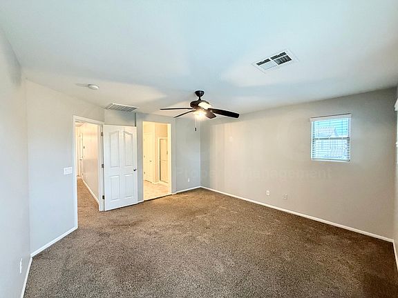 4th image of 927 S Hawk Ln