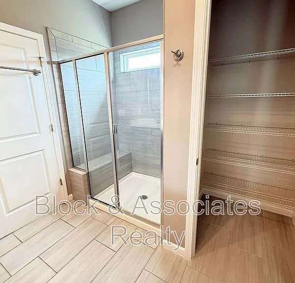 537 Austin View Blvd — Photo 28