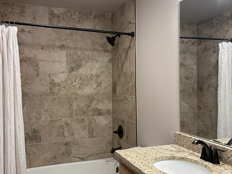 2209 E Grassland Ln — Photo 16
