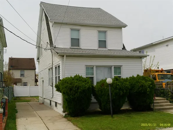 12128 194th Street, Springfield Gardens, NY 11413