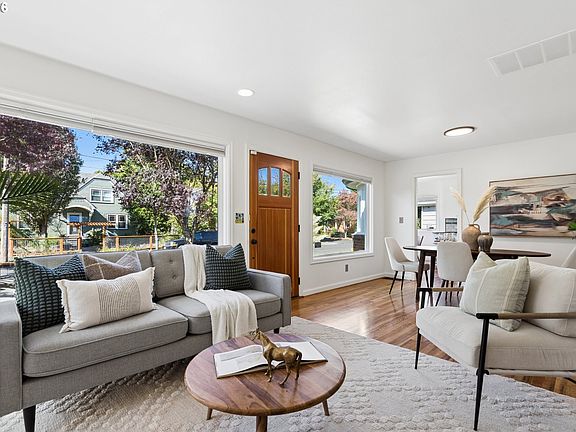 4th image of 6612 SE 20th Ave