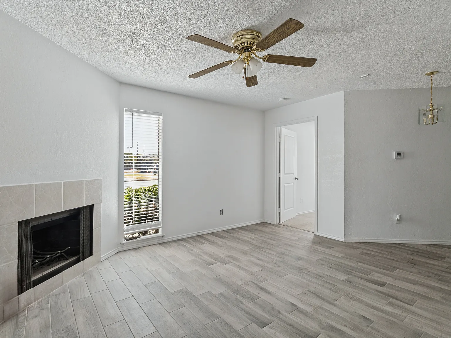 1 bed, 551 sqft, $1,200 — Photo 4