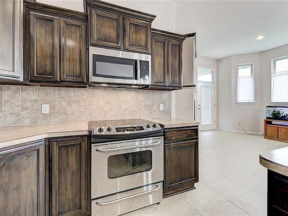 5th image of 16125 Vallejo Pl