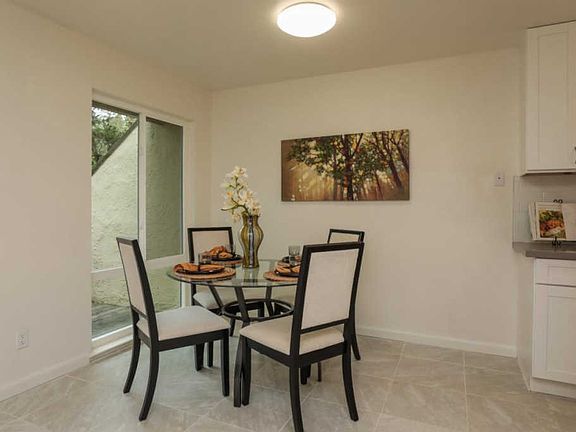 5th image of 304 Tradewinds Dr APT 8