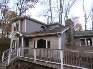 210 Wawayanda Rd, Highland Lakes, NJ 07422