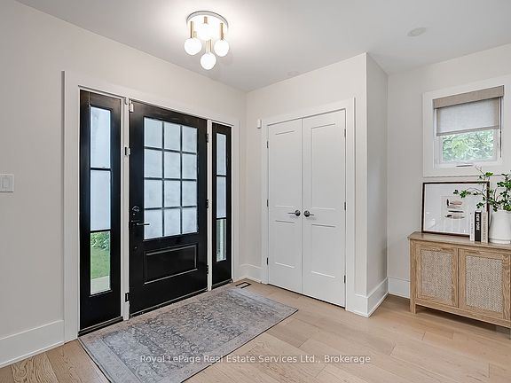 3rd image of 59 Fairwood Pl E