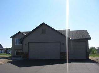 30193 Fox Run Rd, Stacy, MN 55079