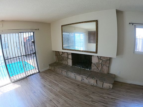 3rd image of 7871 Crenshaw Blvd #2