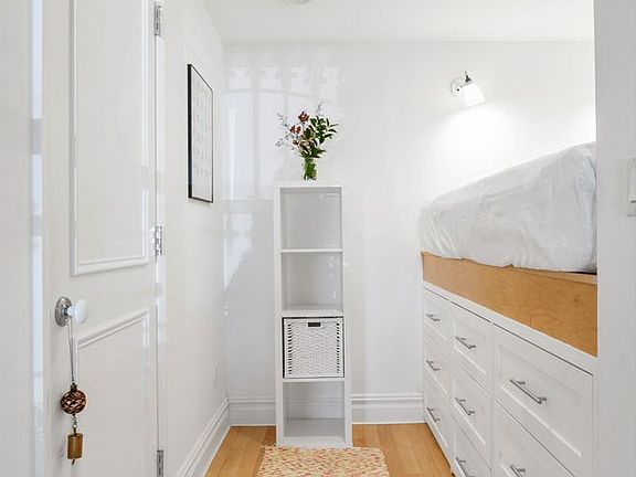 5th image of 256 Cumberland St #2