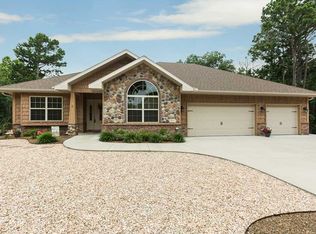 1 Bassingham Ln, Bella Vista, AR 72715