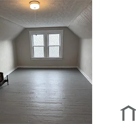 11901 Fairport Ave — Photo 16