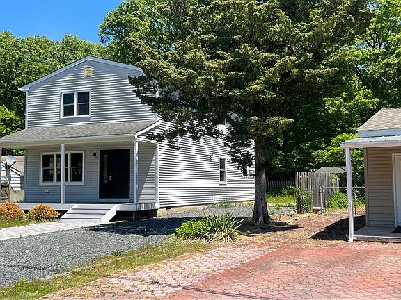 2nd image of 28 Bayberry Dr