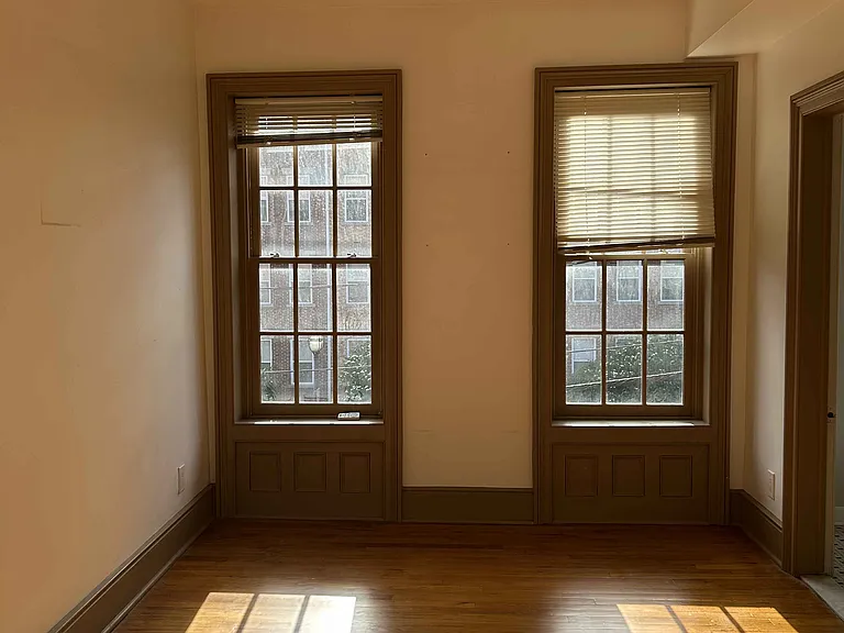 192 Washington St — Photo 1