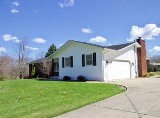 2705 Dal Dr, Barberton, OH 44203