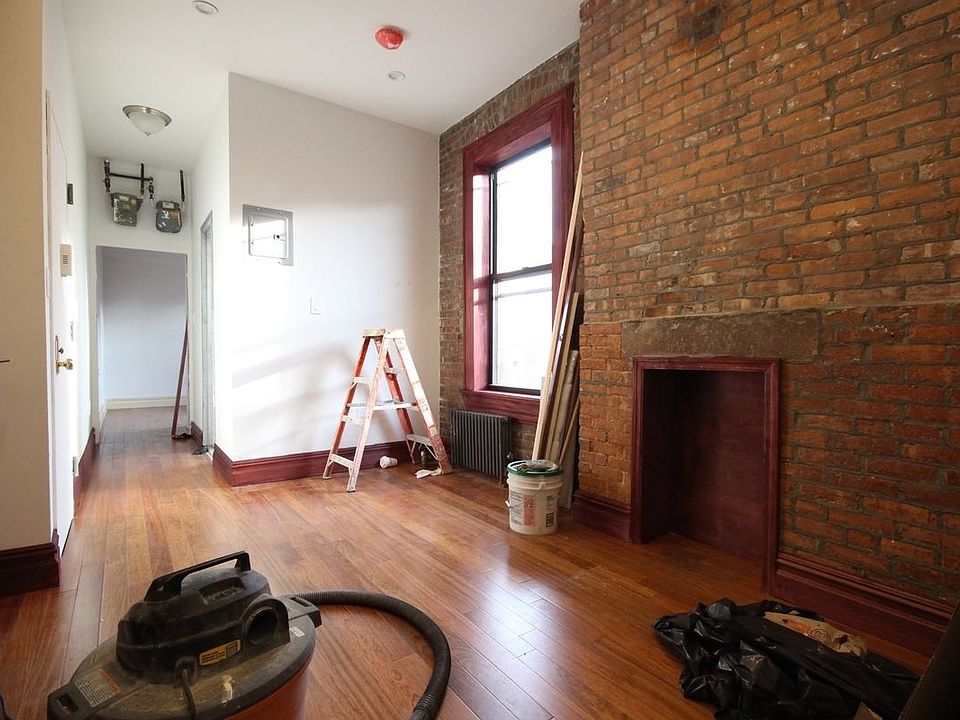 1st image of 513 E 5th St #7