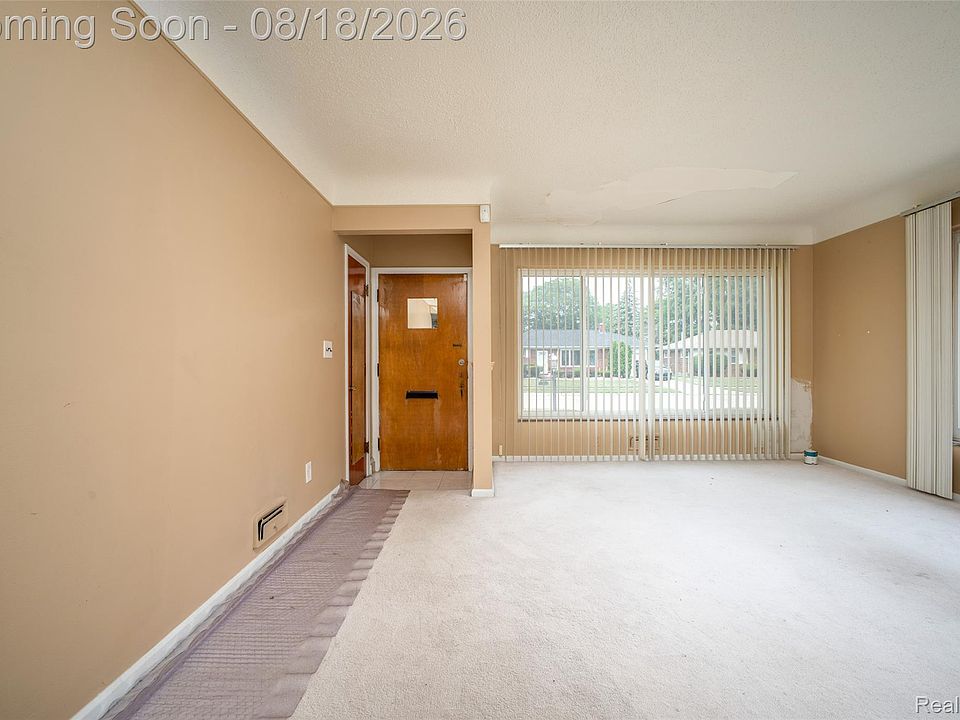 16786 Sprenger Ave, photo 5
