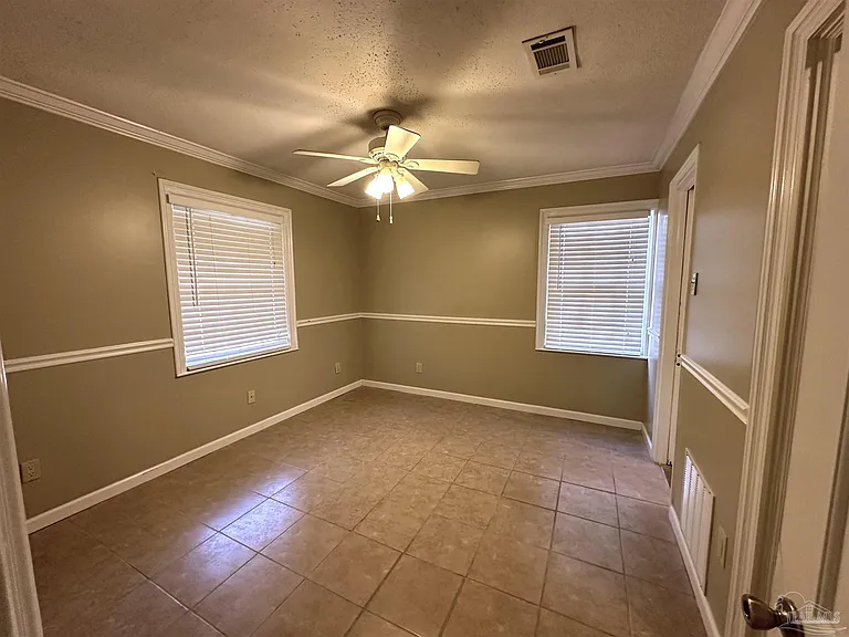 305 Colbert Ave — Photo 8